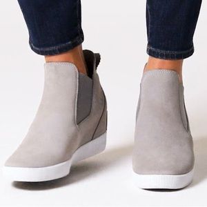 Sorel OUT N ABOUT™ SLIP-ON
WOMEN'S WEDGE size 9 Like New!